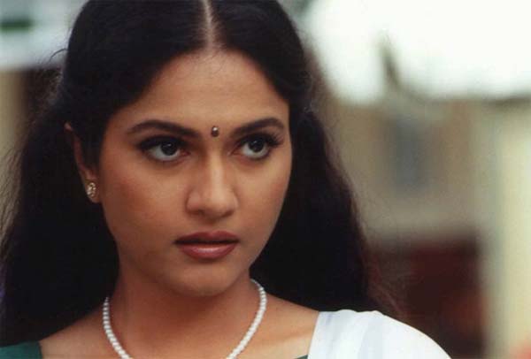 gracy singh,santhosham movie fame,gandhi the hero movie,nun  సన్యాసినిగా నాగ్‌ హీరోయిన్‌..! 